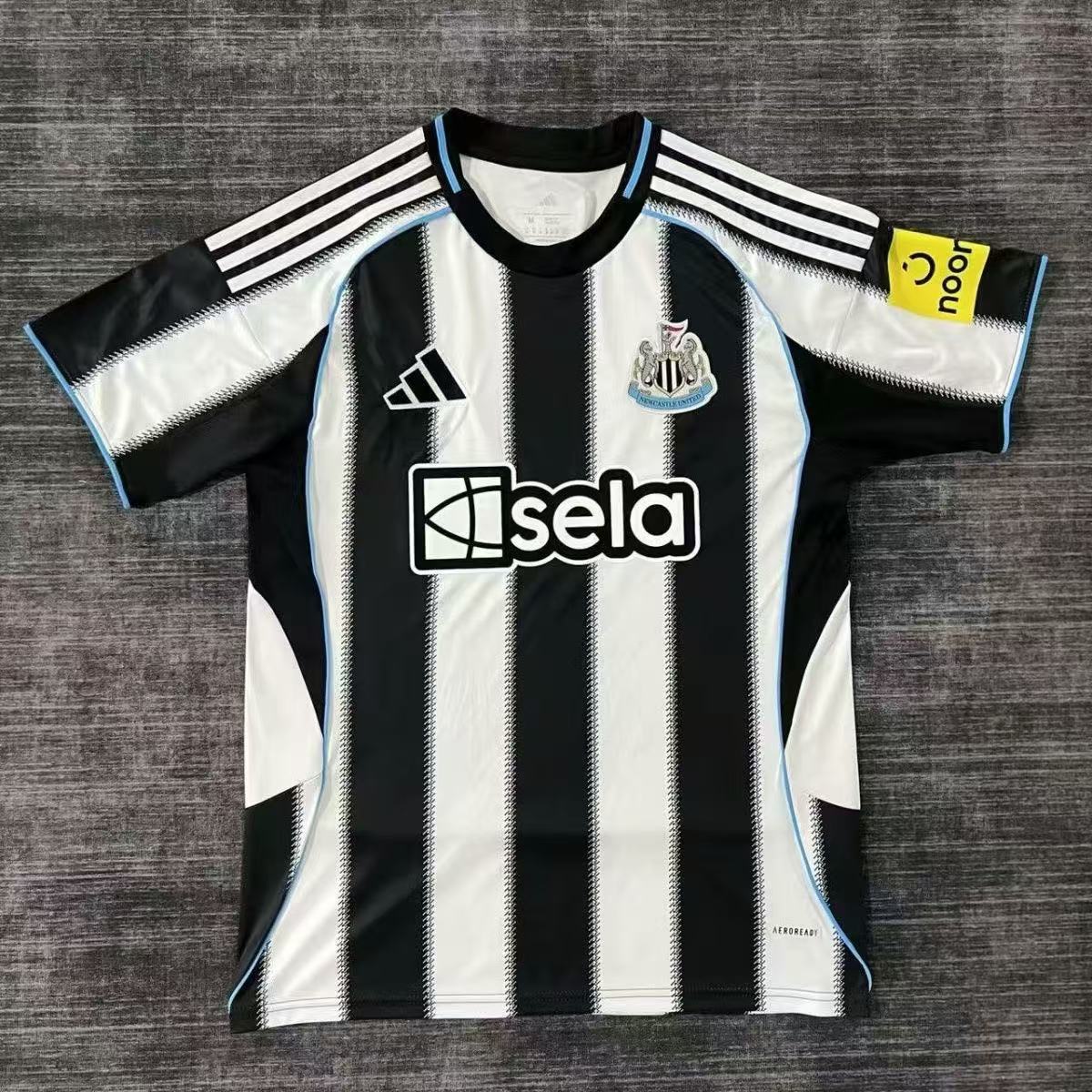 25/26 Newcastle United Home Football Shirt Fan version